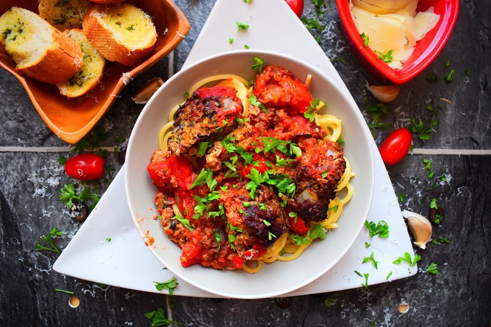 Veggie green lentil meatballs